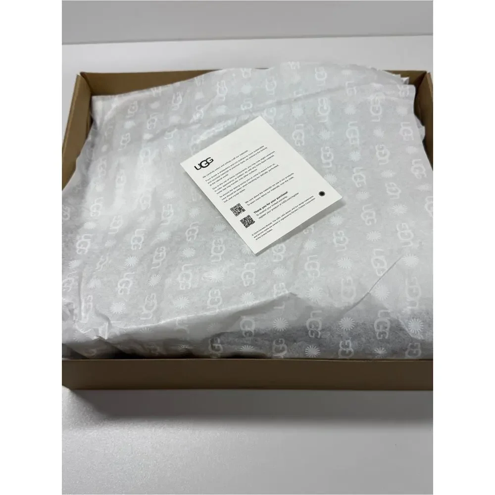 NIB • UGG Women's Mini Bailey Bow II Size 10